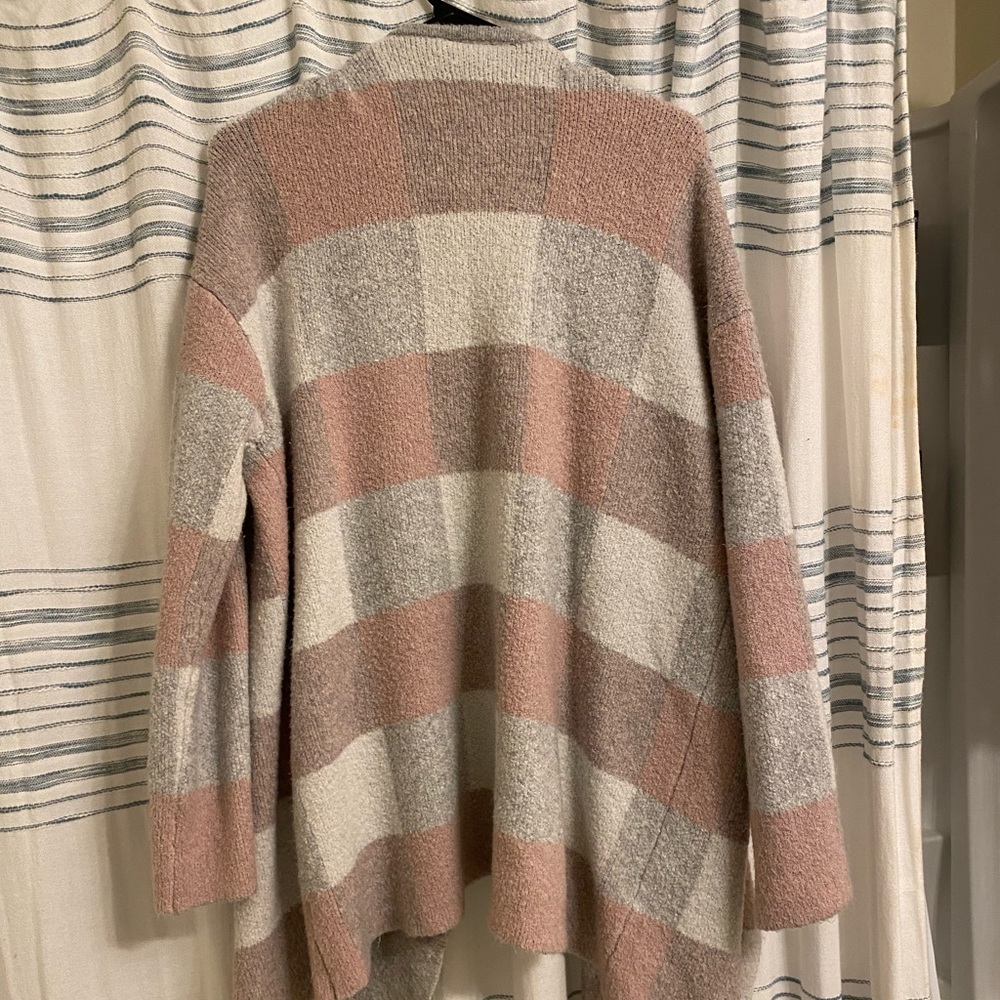 Pink and grey lane Bryant sweater!